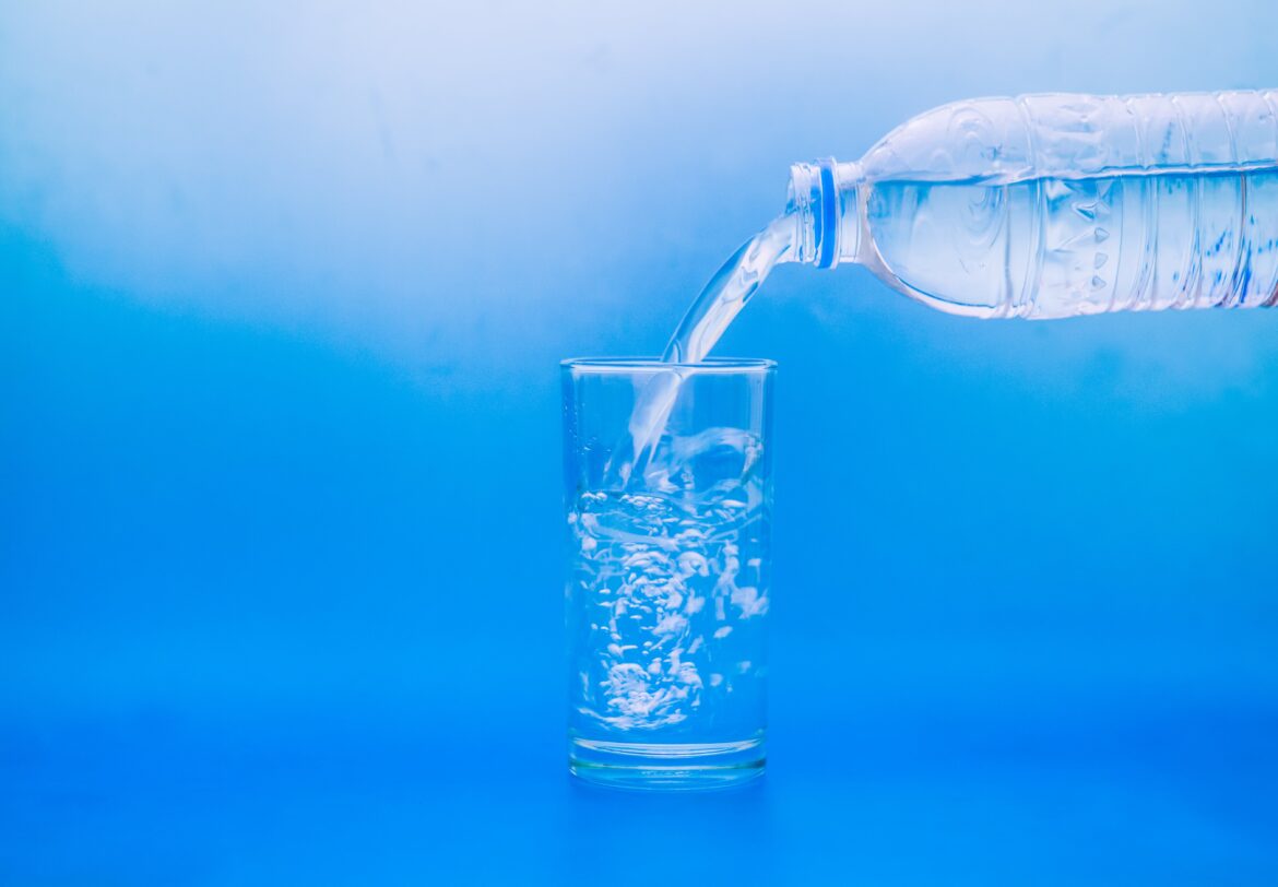 Mineralsiz Su İçmenin Zararları: Sağlık Üzerindeki Olumsuz Etkiler